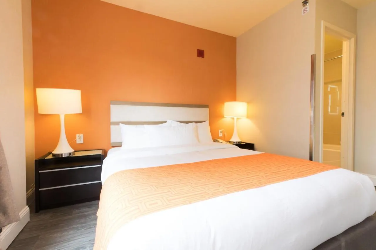 Howard Johnson By Wyndham Long Island City New York