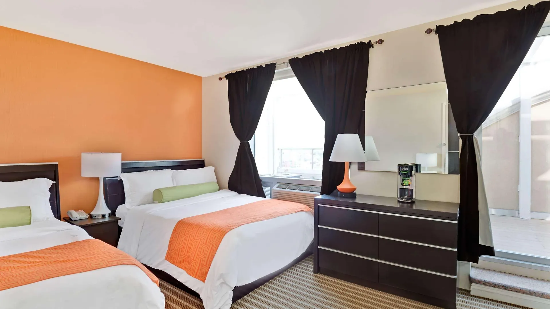 Howard Johnson By Wyndham Long Island City New York États-Unis