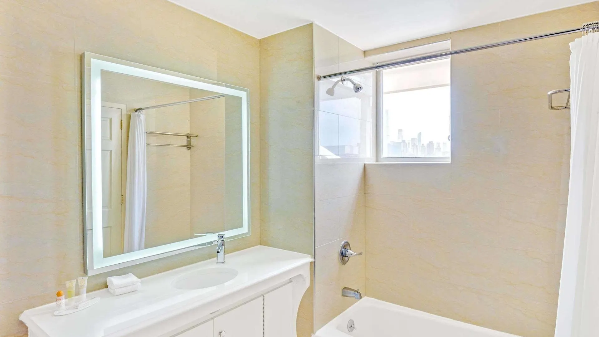 Hotel Howard Johnson By Wyndham Long Island City New York