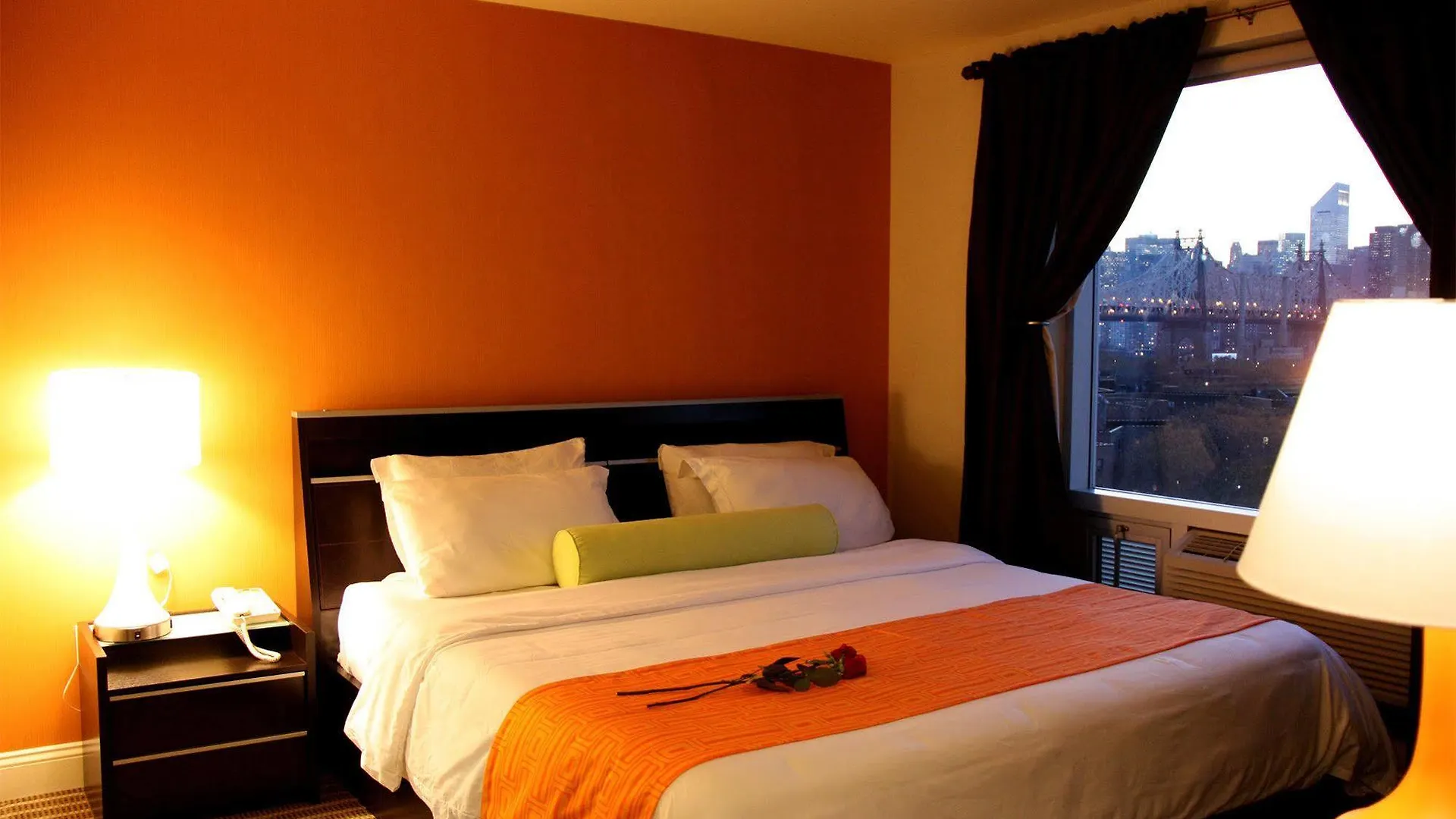Howard Johnson By Wyndham Long Island City New York Hotel