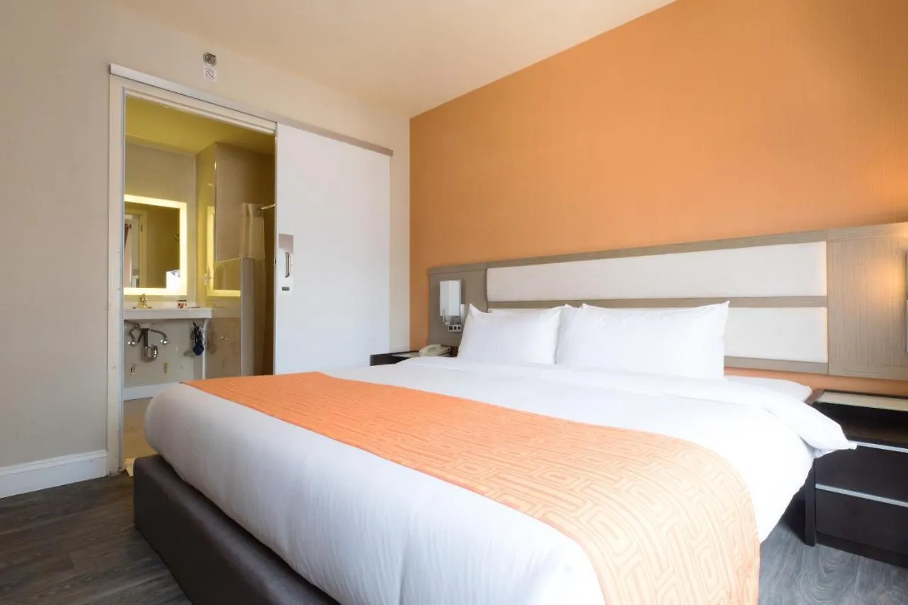 Howard Johnson By Wyndham Long Island City New York Hotel