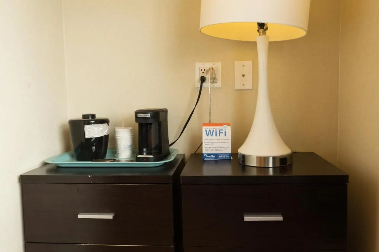 Howard Johnson By Wyndham Long Island City New York Hotel